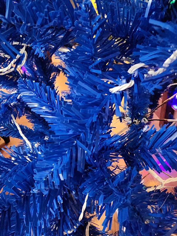 Reviews for VEIKOUS 6 ft. Pre-Lit LED Pencil Slim Artificial