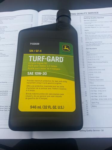 John Deere 32 oz. 10W-30 Motor Oil TY22029 - The Home Depot