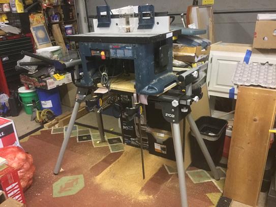 Bosch Corded 27 X 18 in Aluminum Top Benchtop Router Table w// Vacuum Hose Port
