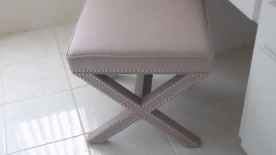 SAFAVIEH Palmer Mushroom Taupe Accent Ottoman MCR4589V - The Home