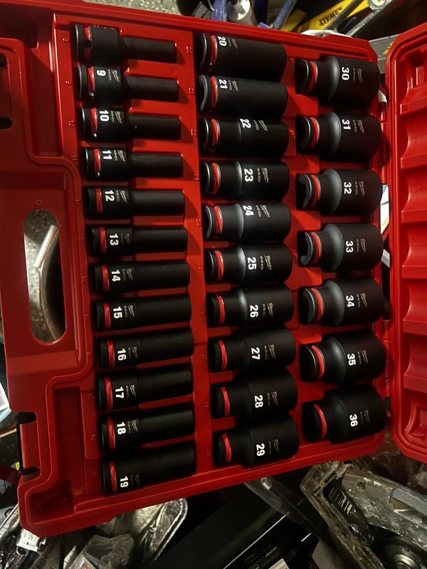 Milwaukee SHOCKWAVE 1/2 in. Drive Metric 6 Point Impact Socket Set