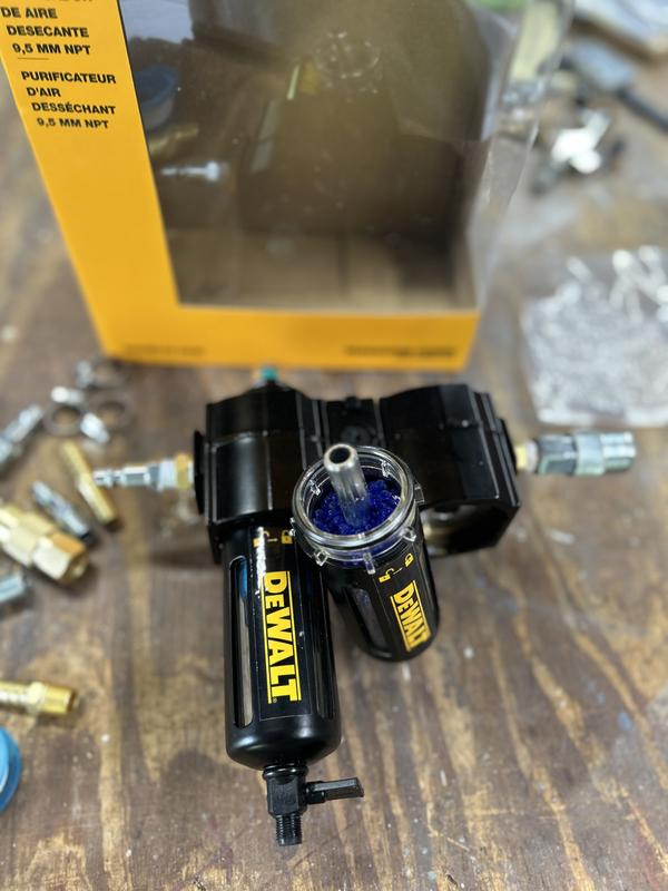 DEWALT 3/8 in. NPT Desiccant Air Cleaner for Air Compressors