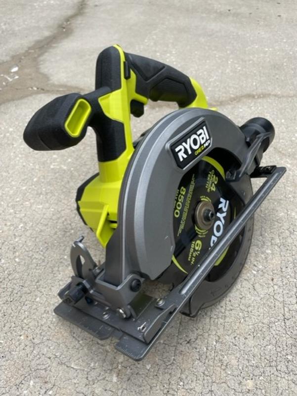 RYOBI ONE+ HP 18V Brushless Cordless Compact 6-1/2 in. Circular Saw (Tool  Only) PSBCS01B - The Home Depot