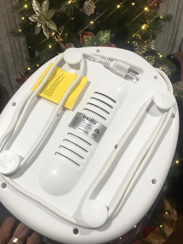 Cord neatly tucks away.