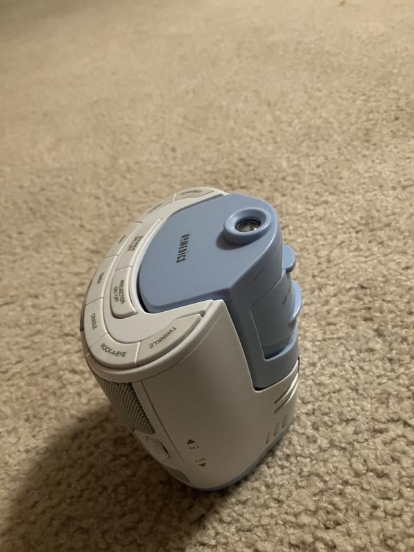 This model does rotate but only comes with 3 discs.When I look up the model on the bottom of the projector -the site says NOT FOUND