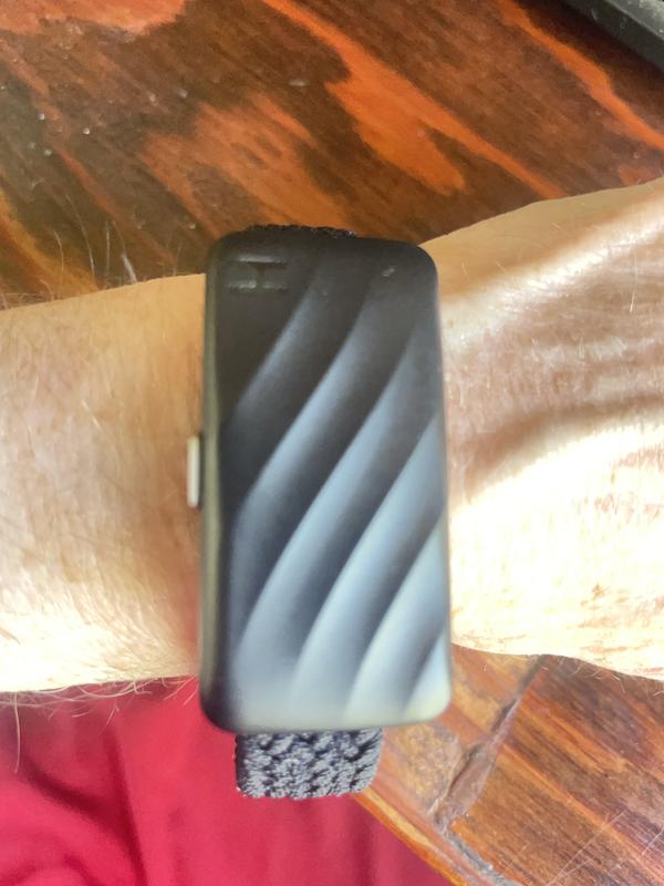 the length size is too long for my petite wrist. Pls consider change it ...