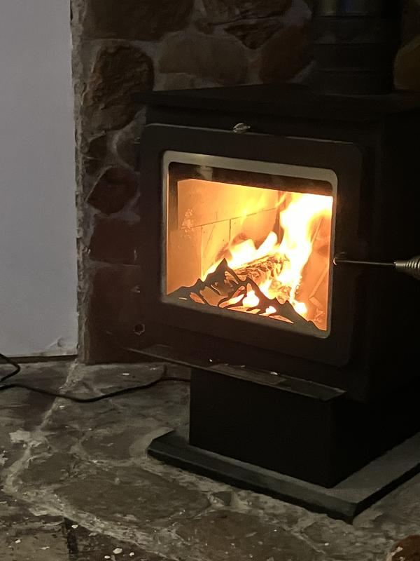 SUMMERS HEAT EPA 2000 sq. ft. Wood Stove | Home Hardware