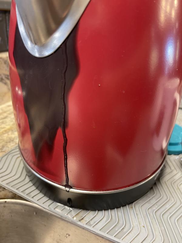 Best Buy: CHEFMAN 1.7L Color Changing Electric Kettle Red/Black/Stainless  Steel RJ11-17-CC