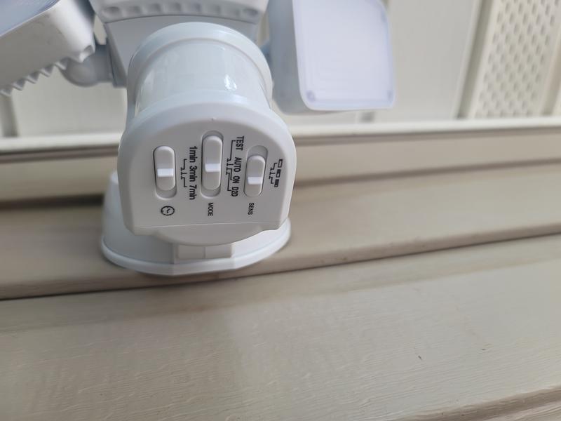 セキュリティ・セーフティ moonlight Triple Head Ultra Bright Security Light — Home Zone Security