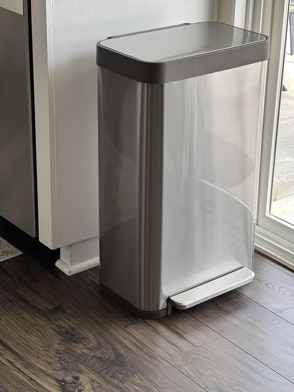 Customer carousel item 3.