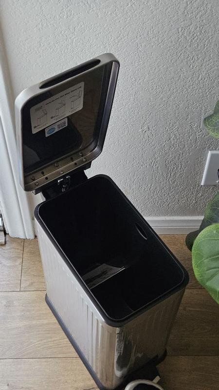 Customer carousel item 6.