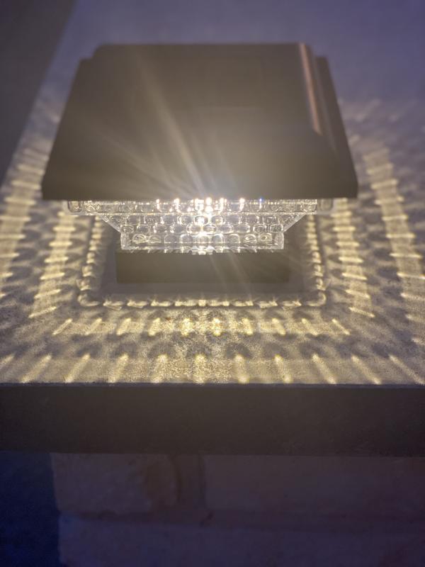 Look at that gorgeous pattern on the countertop!