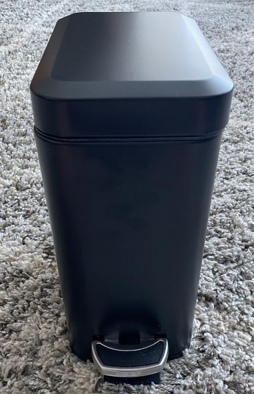 Berriebins Bathroom Trash Can with Lid - 5L Trash Can/1.3 Gallon Trash Can. Soft Closing Premium Quality Trash Can with 40 Strawberry Scented