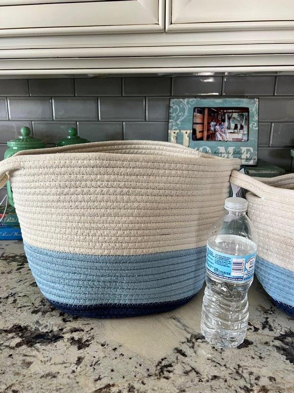 water bottle shows size next to the baskets