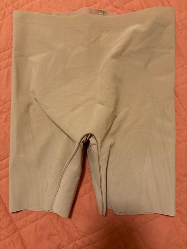 Customer photo for "Light-weight, Comfortable, and Effective Shapewear"