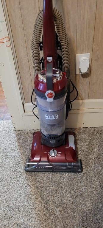 Great suction I vacuum weekly and just look at all that in there