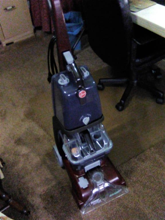 Hoover Power Scrub Deluxe Carpet Cleaner Machine, Upright Shampooer