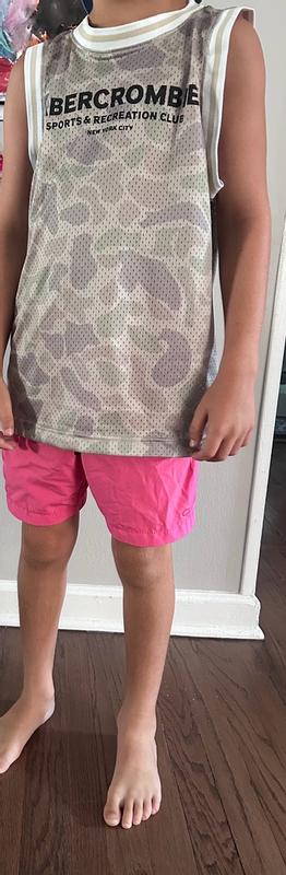 Customer photo for "Airy and very in style jersey."