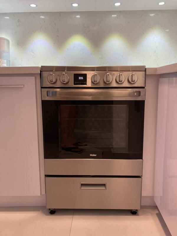 24 2.9 Cu. Ft. Electric Range - QAS740RMSS - Haier Appliances