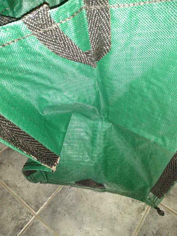 Double handles too and bottom