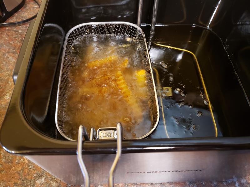 Secure basket handles