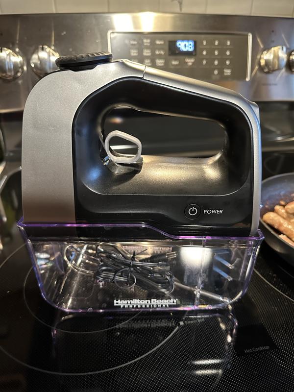 everything neatly stored below the mixer