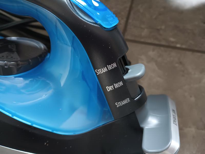 There are 3 settings, dry iron, steam iron, or steam.