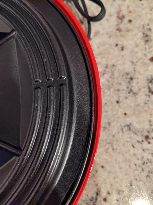 Watch the gap -- if the filling overflows, the cleanup can be more difficult