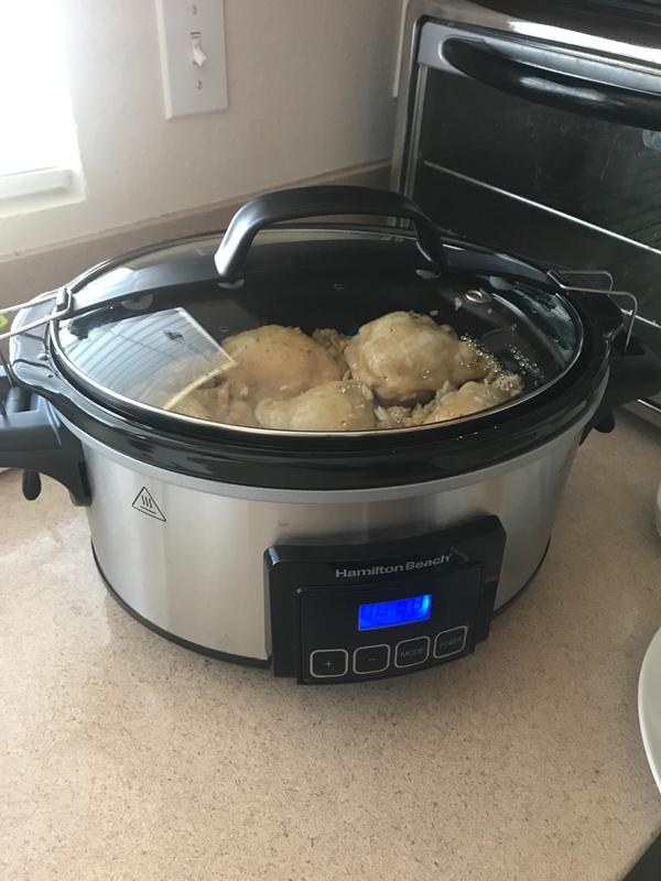 Lid locking feature has a great seal.