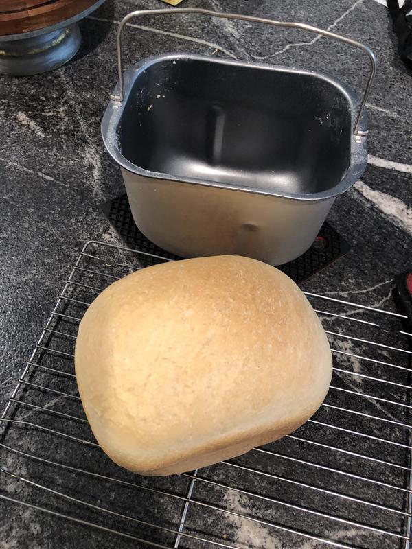 Hamilton Beach HomeBaker™ 2-Pound Bread Maker (White) - 29881