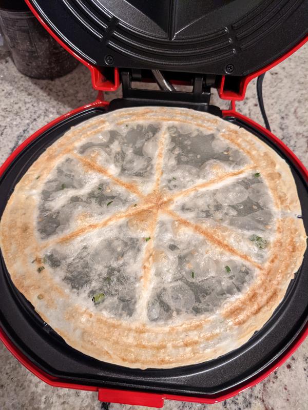 You can clearly see where the heating elements touched the pancake and where it didn't.