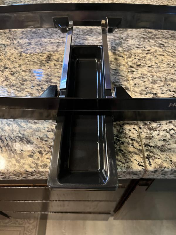 Removable drip pan just slides right out