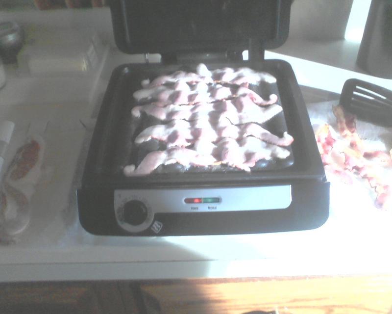 I wish I had a better camera, but this Muslti Grill is great. Love my bacon.