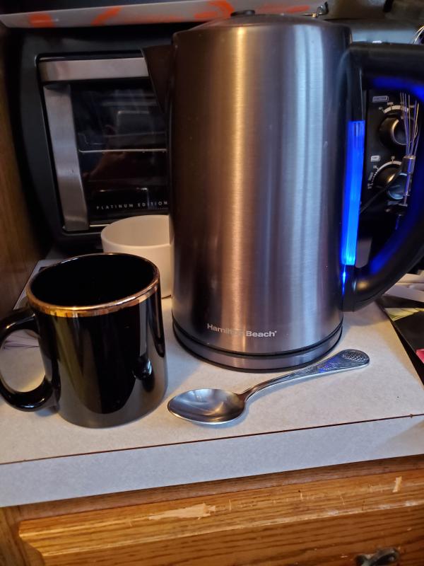 Water Level Indicator Lights Up Blue for Easy Viewing