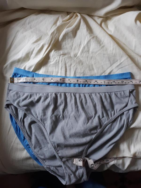 grey pair is size 8 older brand. blue pair is Hanes size 9 (2XL!!!!!) and is smaller!!
