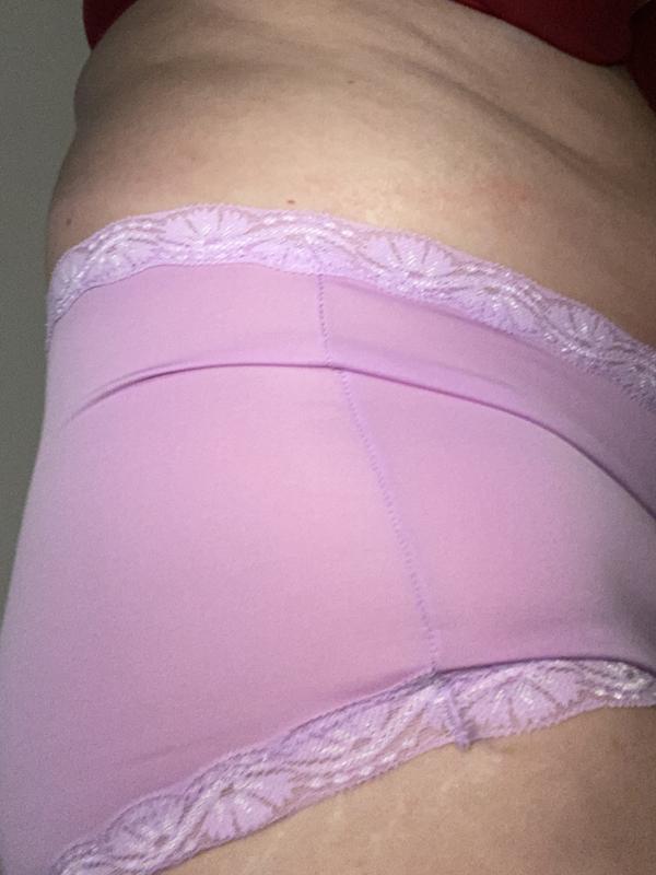 The lace is so pretty💋💋💋