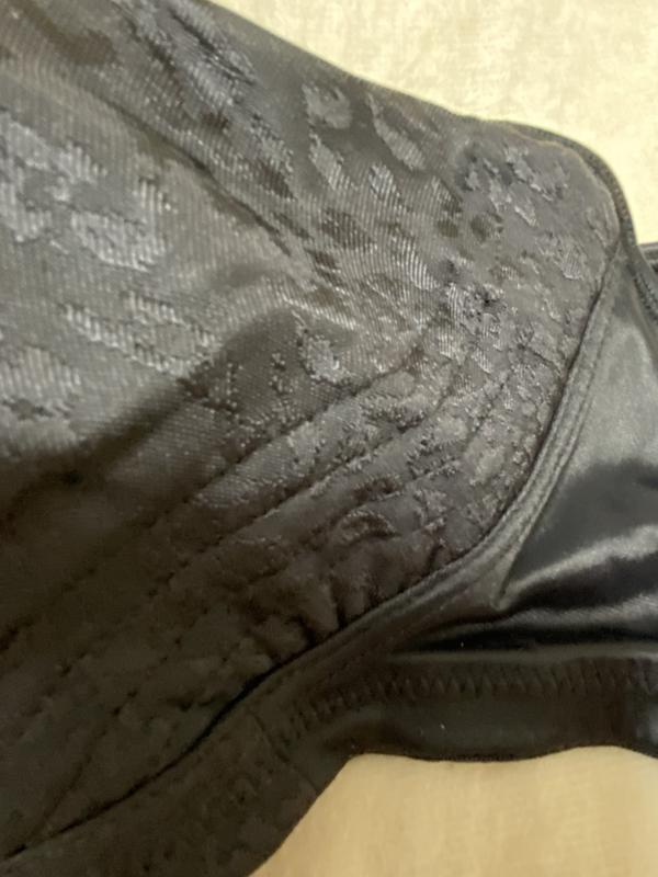 cup bottom, sewn in lift rings for support