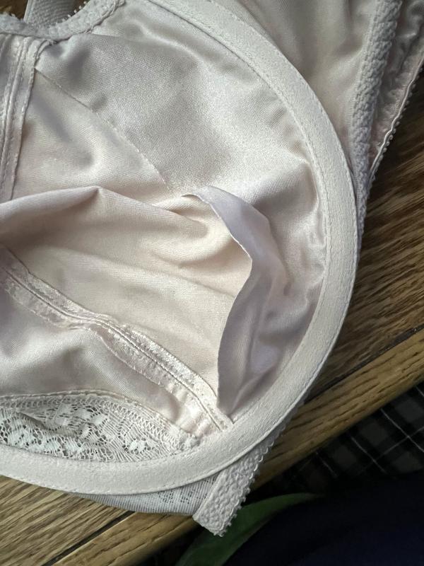 lining detached from cup... 😠