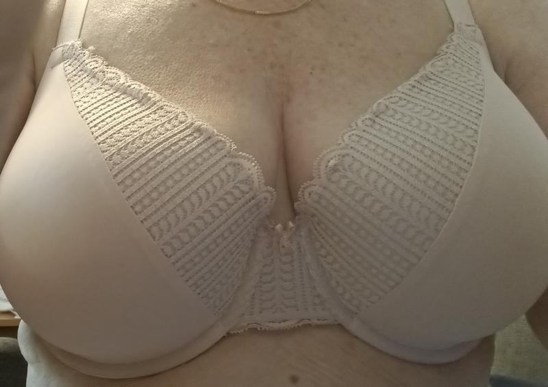 Full and flattering