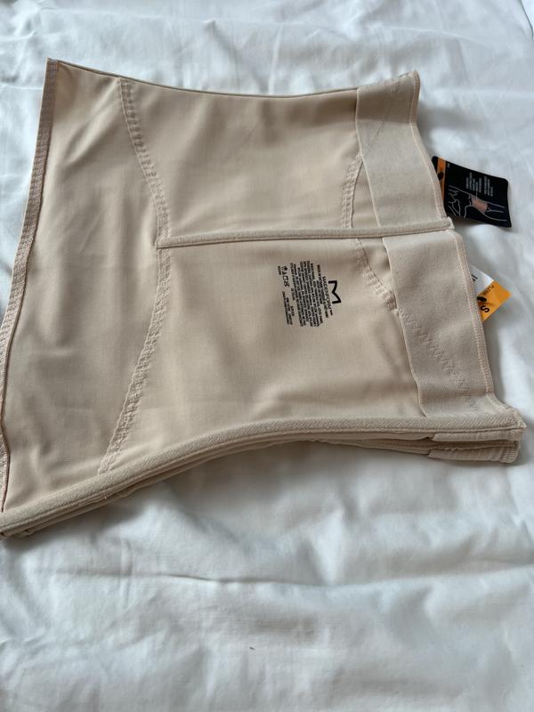 Side view to see that they are stacked old medium bottom sml on top