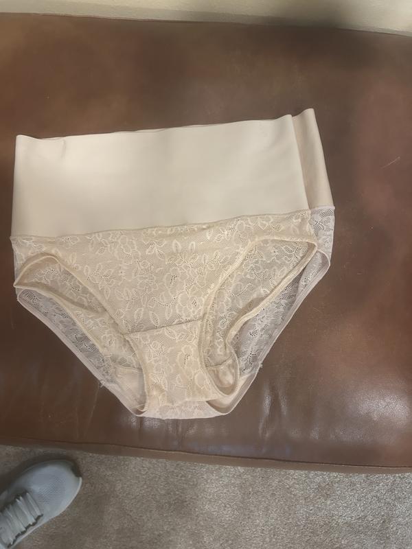 Shows difference in size of “same size” and coming undone.
