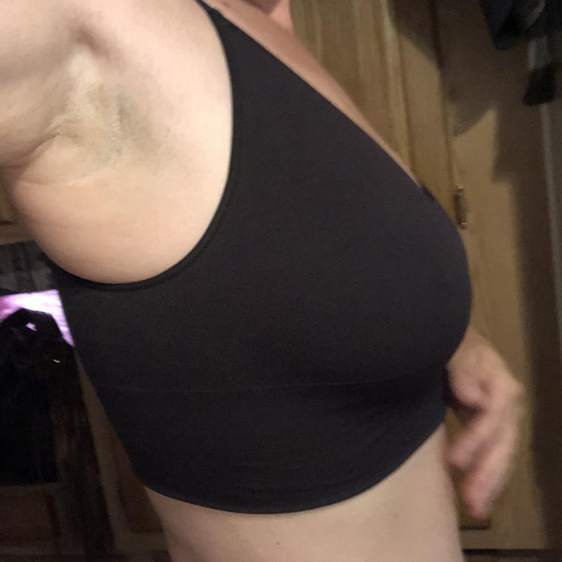 Fits nicely around my rib cage! I love how the fabric feels. Love how you can remove the padding easily and it provides nice natural shaping.