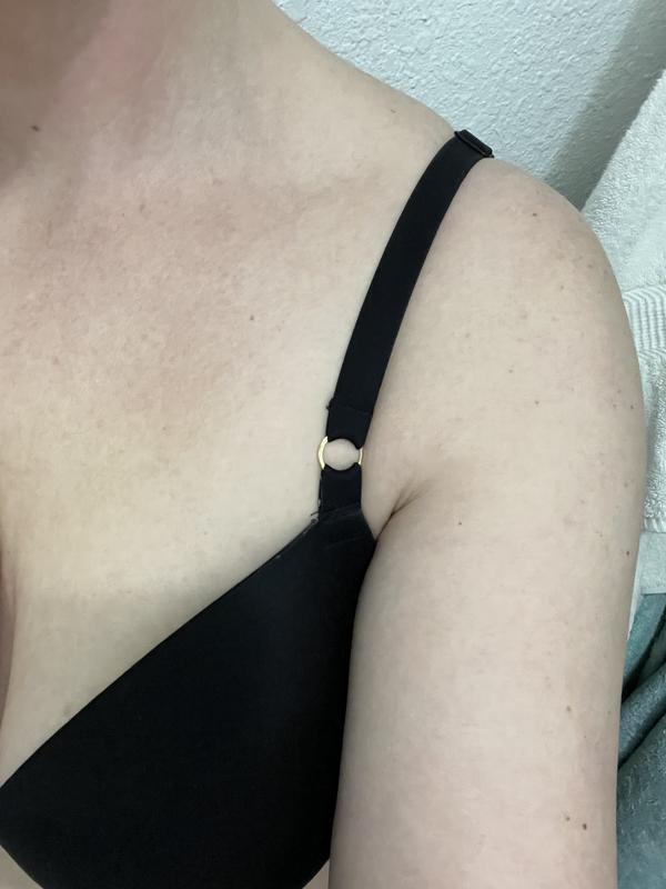 Straps are ample for support and not itchy.
