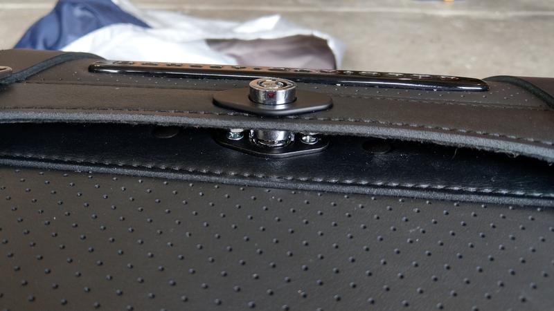 Gap when locked