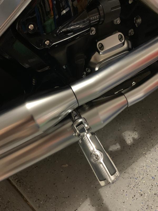 Rightside passenger footpeg