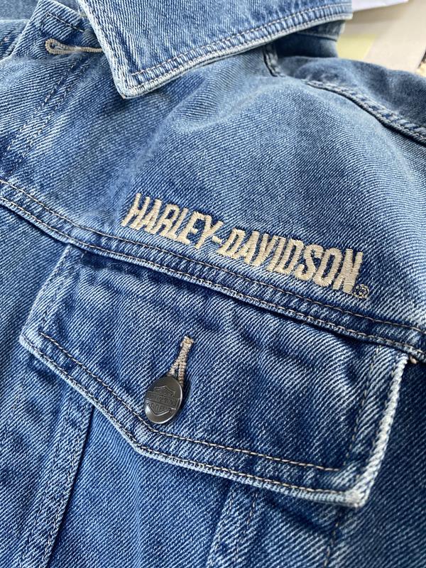 Front and back of the jacket
