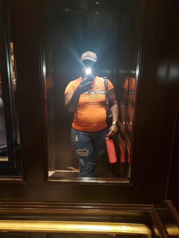 I love how soft the orange color is