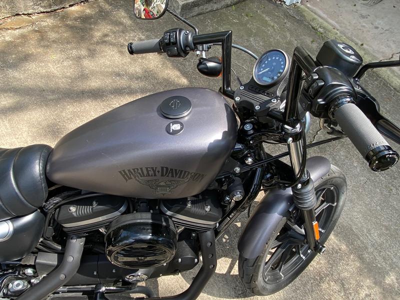 Chizeled Lo Handlebar - Gloss Black 55800431 | Harley Chizeled Lo Handlebar - Gloss Black 55800431 | Harley