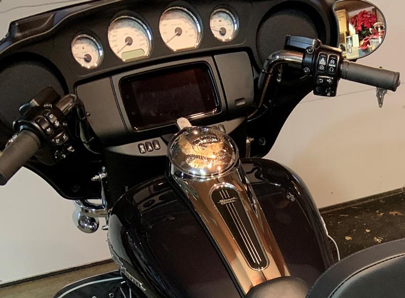 Gas tank filler door