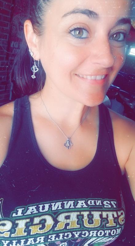 Beautiful HD necklace and earrings set!